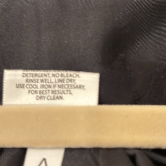 Eileen Fisher stunning beaded silk top with silk lining. - Picture 7 of 8